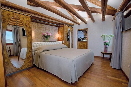 Hotel Santa Chiara image 48